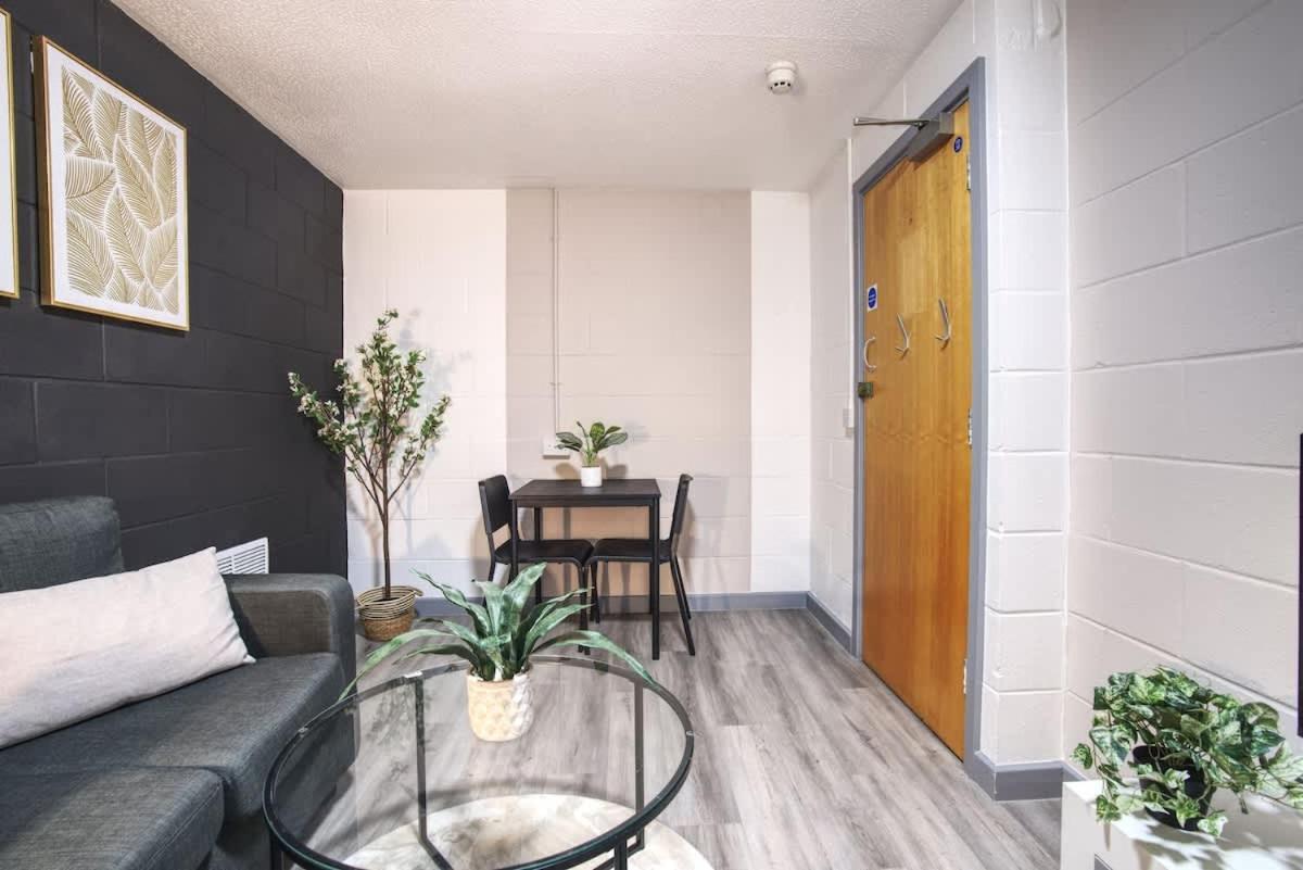 1Br City Centre Apt, Self Check In, Wifi, By Derbnb 谢菲尔德 外观 照片